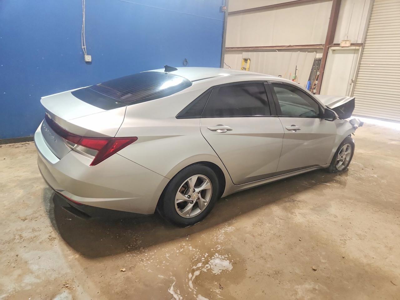 2021 Hyundai Elantra Se - Фото 3