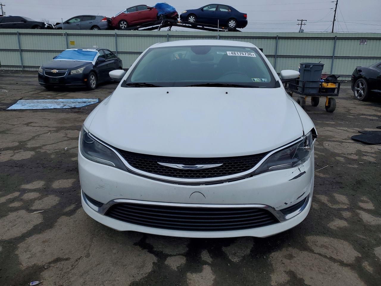 2015 Chrysler 200 Limited - Фото 5