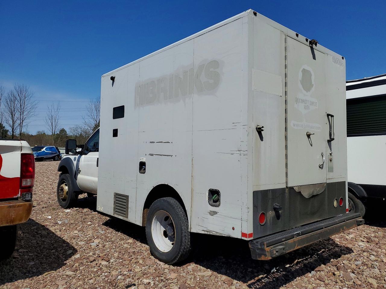 2015 Ford F550 Super Duty Delivery Truck - Фото 2