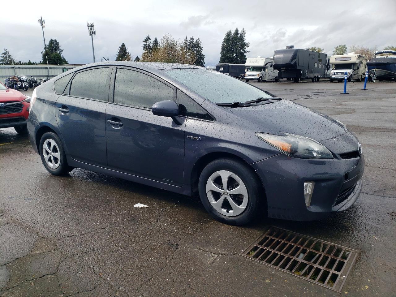 2013 Toyota Prius Two - Image 4