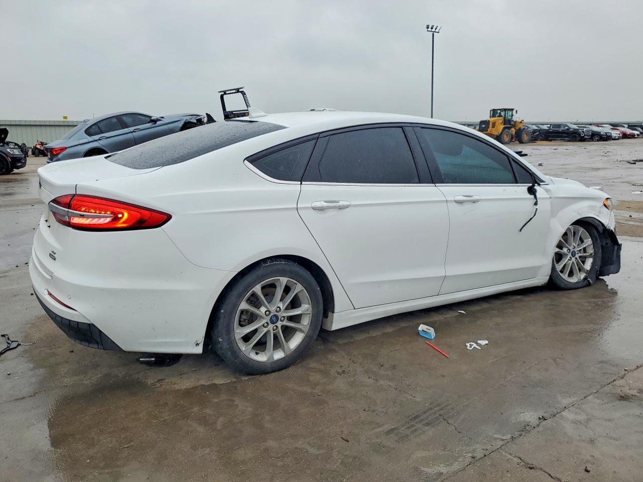2020 Ford Fusion Se - Фото 3