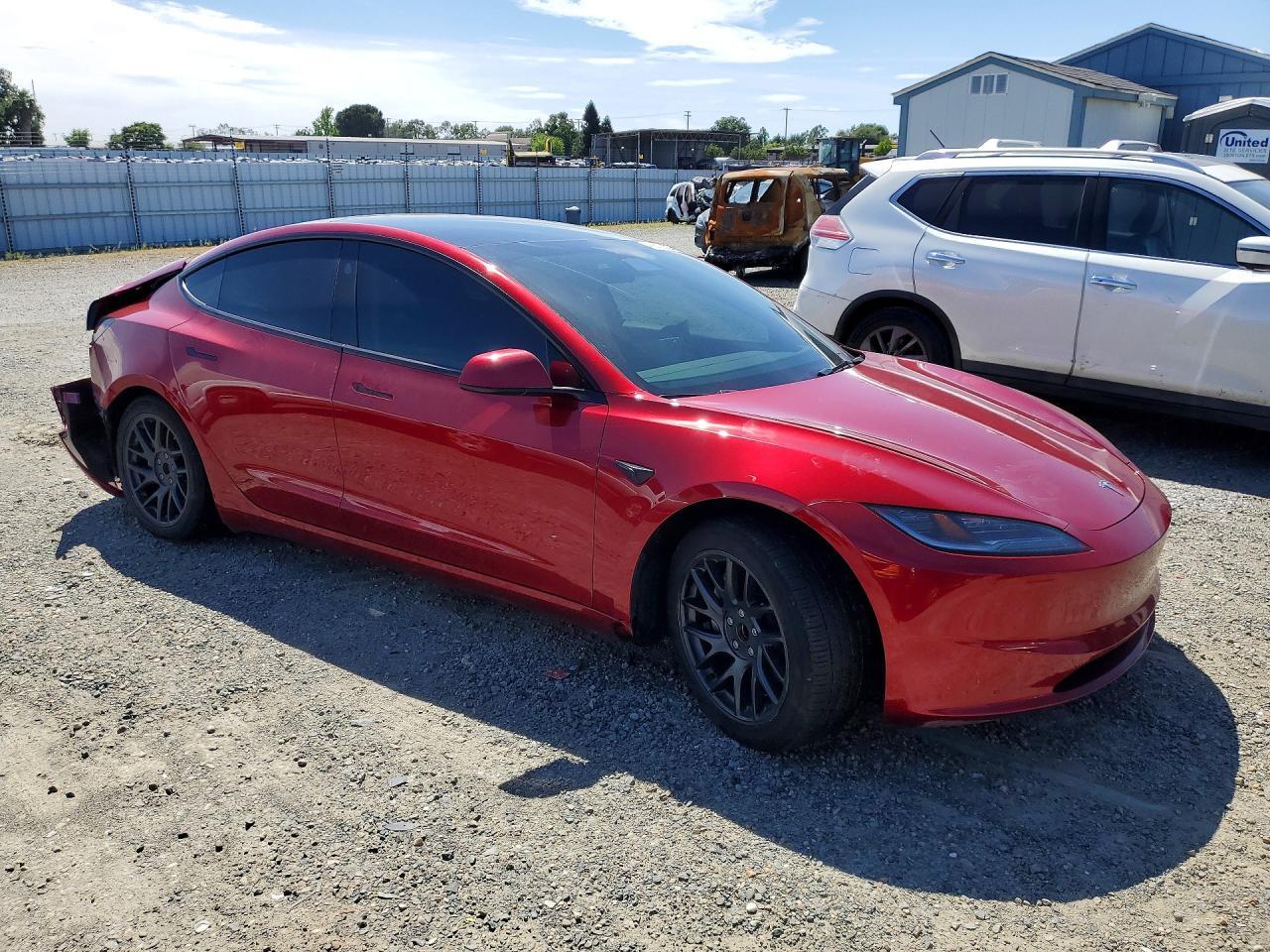 2024 Tesla Model 3 - Фото 4