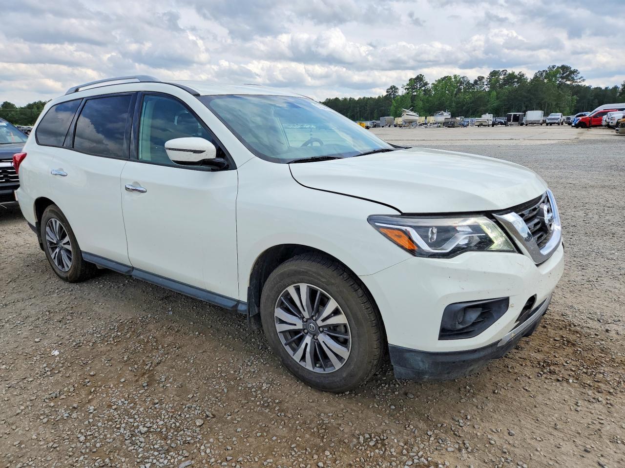 2020 Nissan Pathfinder S - Image 4