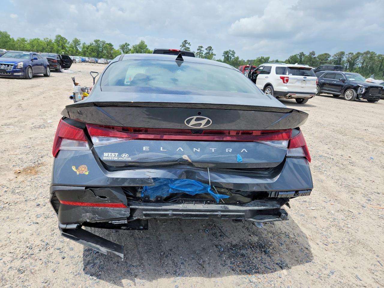 2025 Hyundai Elantra Sel Sport - Фото 6