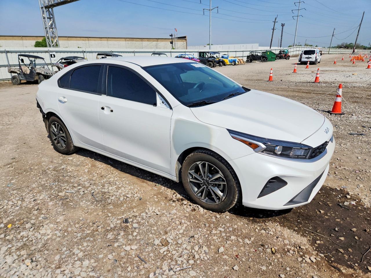 2023 Kia Forte Lxs - Фото 4
