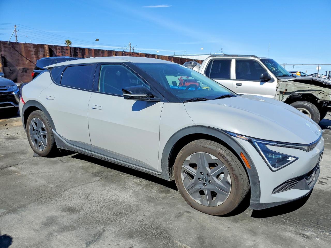 2025 Kia Ev6 Light Long Range - Image 4
