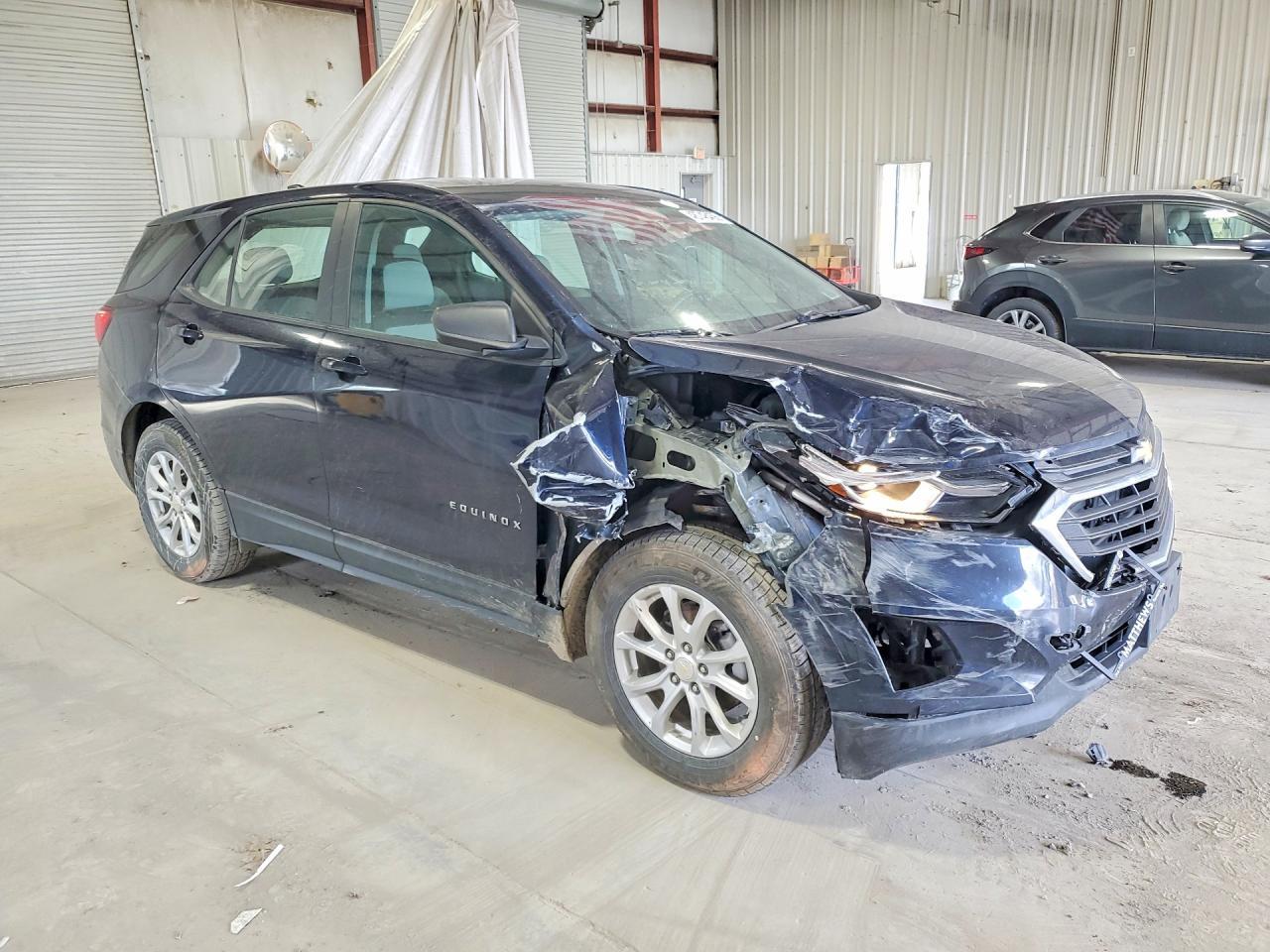 2021 Chevrolet Equinox Ls - Image 4