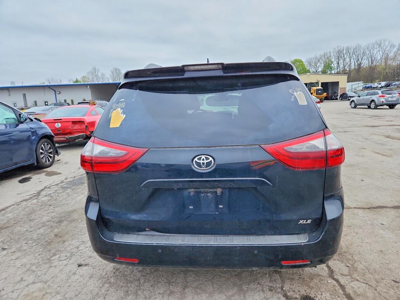 2020 Toyota Sienna Xle 8-Passenger - Фото 6