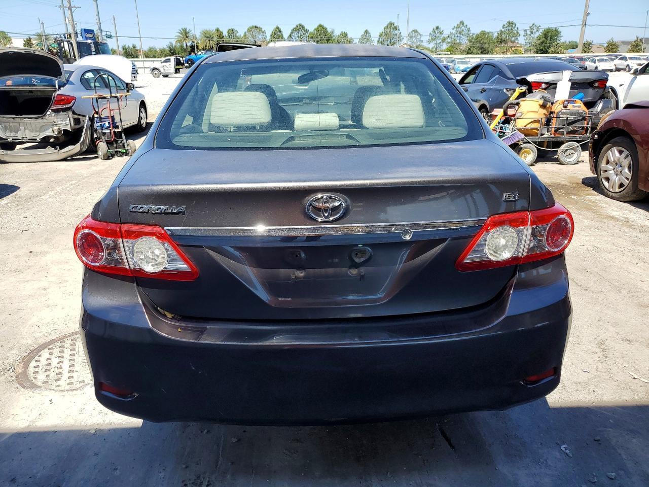 2011 Toyota Corolla Le - Фото 6