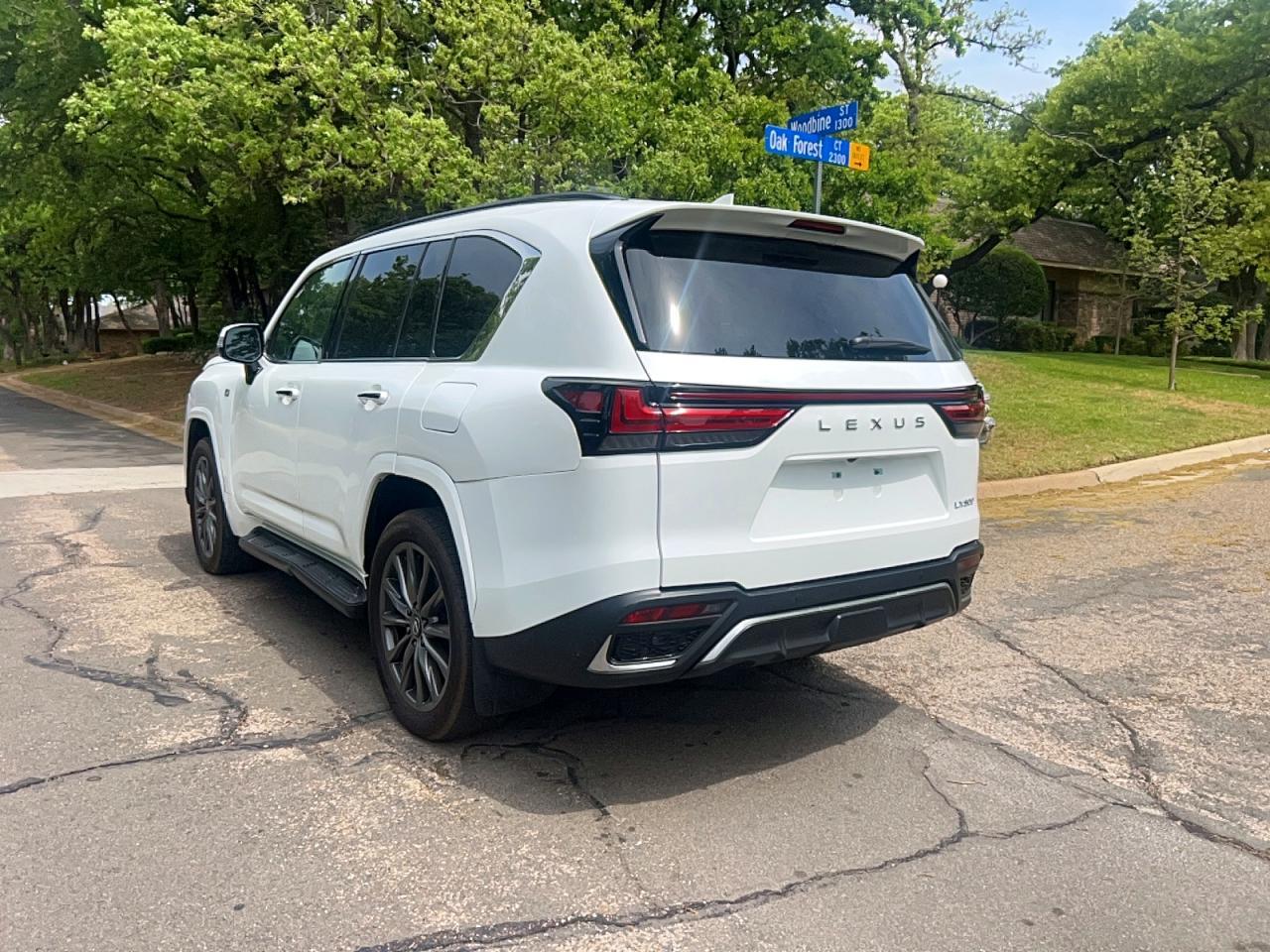 2024 Lexus Lx 600 F Sport Handling - Фото 3