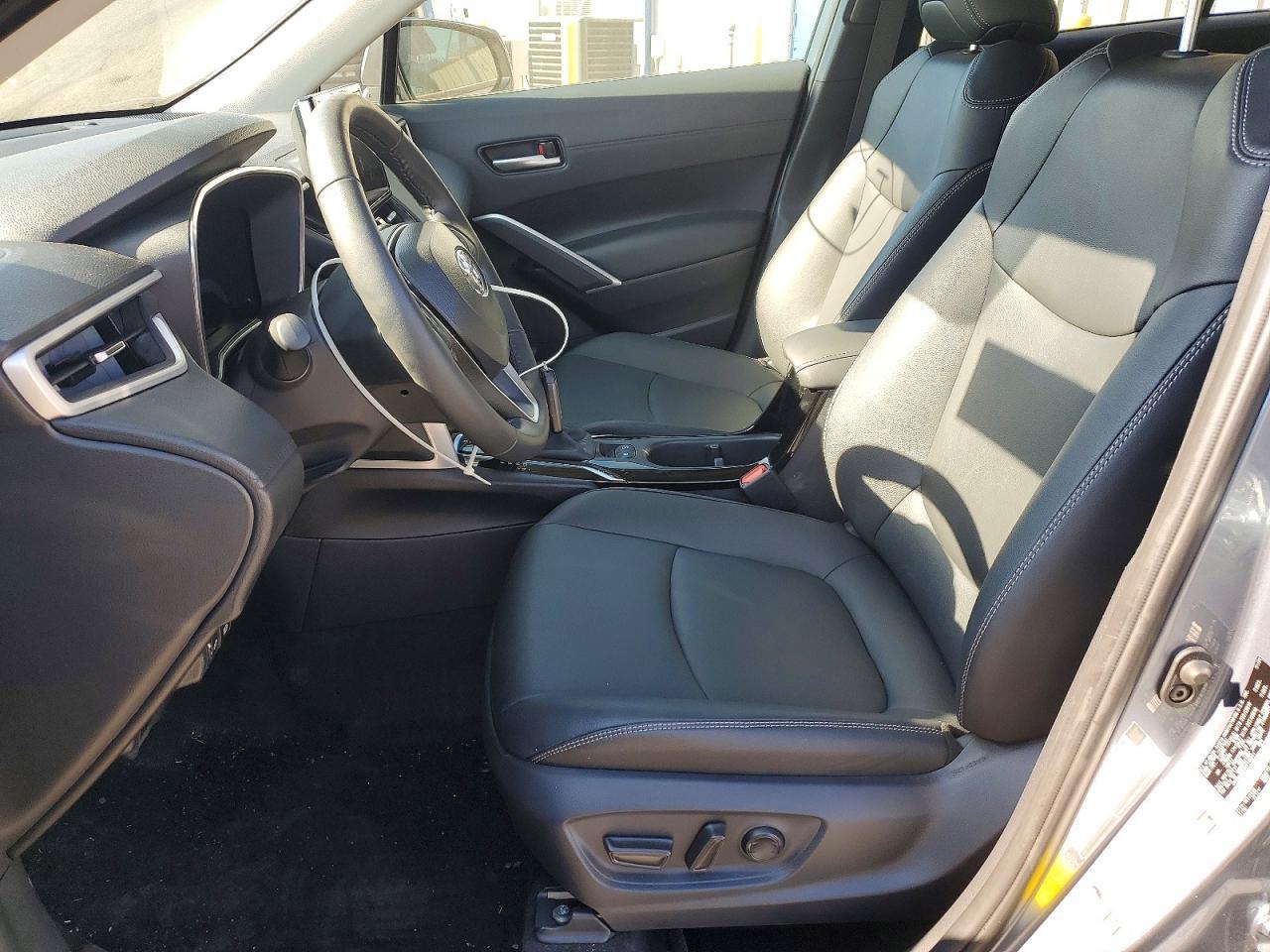 2024 Toyota Corolla Cross Xle - Фото 7