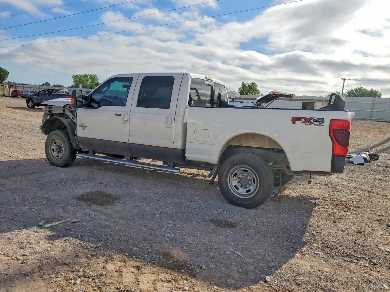 2015 Ford F250 Super Duty - Фото 2