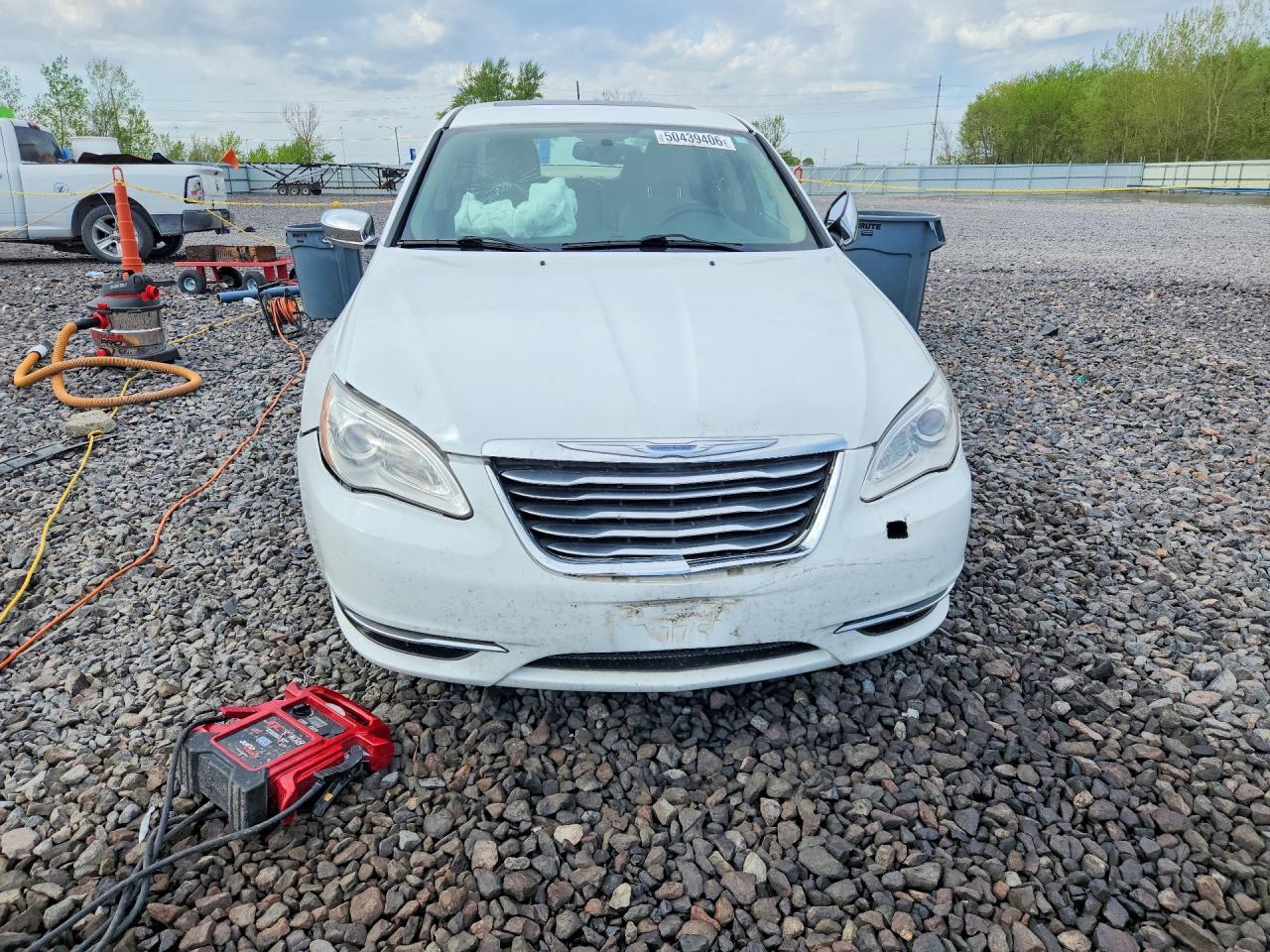 2014 Chrysler 200 Limited - Image 5
