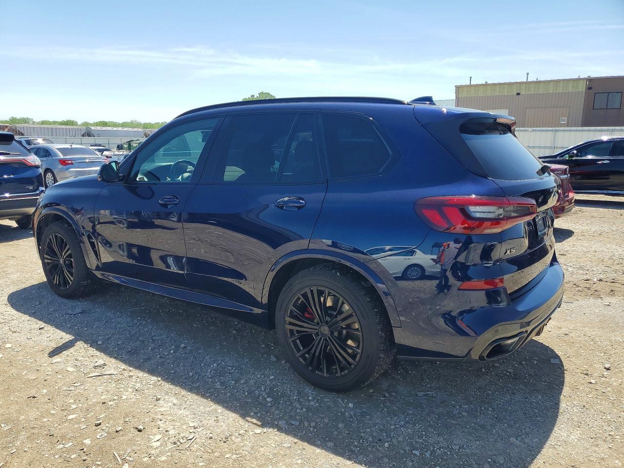 2021 BMW X5 M50I - Фото 2