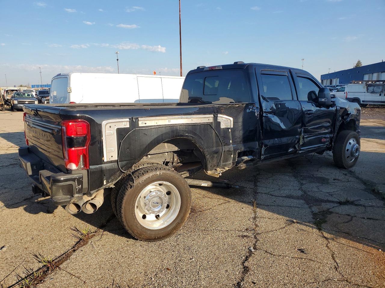 2026 Ford F450 Super Duty - Фото 3