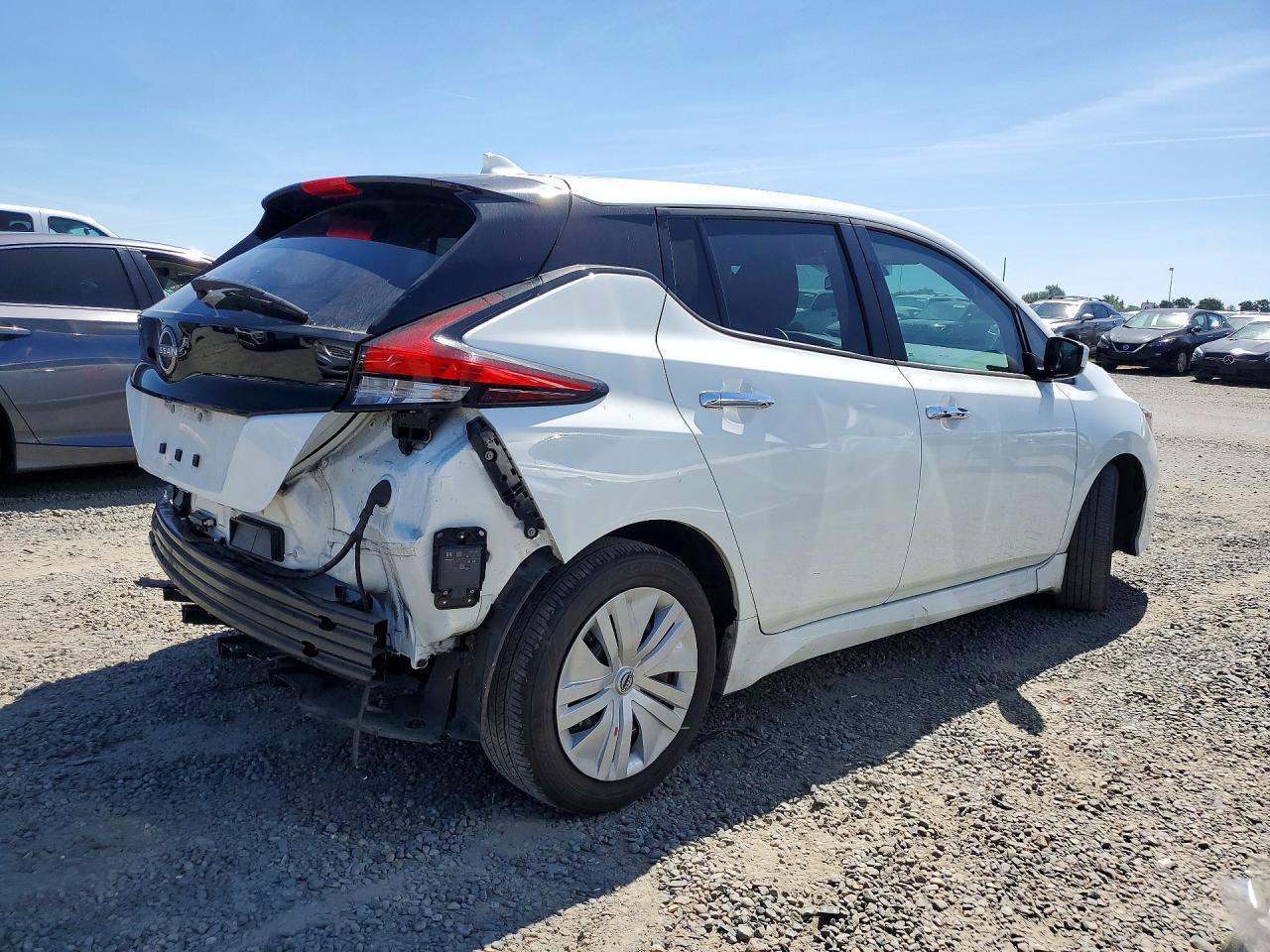 2023 Nissan Leaf S - Фото 3