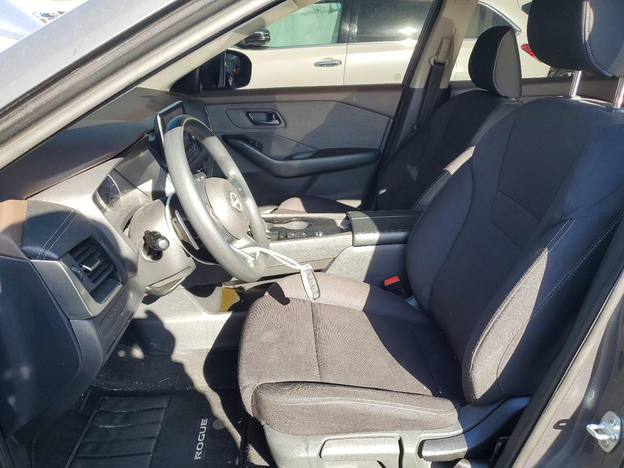 2023 Nissan Rogue S - Image 7