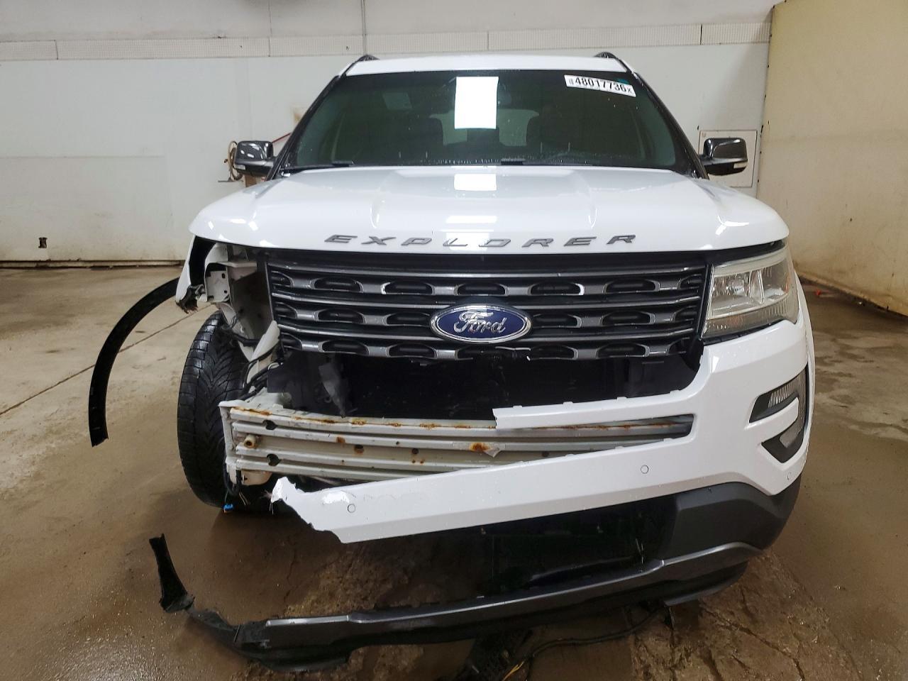 2017 Ford Explorer Xlt - Image 5