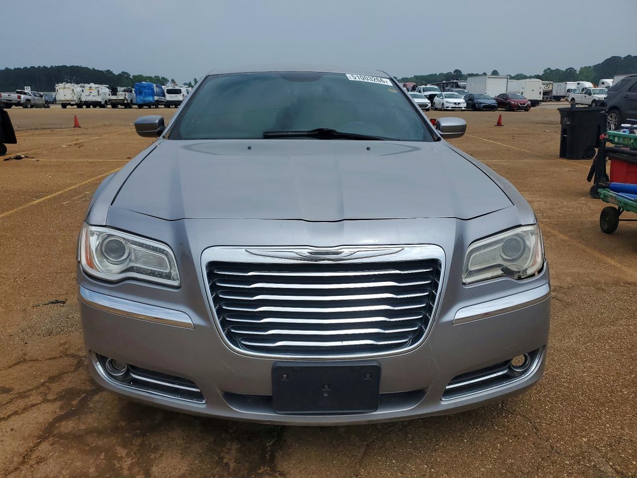 2014 Chrysler 300 - Фото 5
