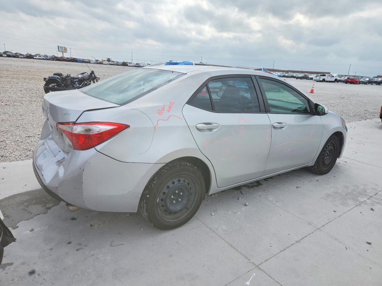 2016 Toyota Corolla Le - Image 3