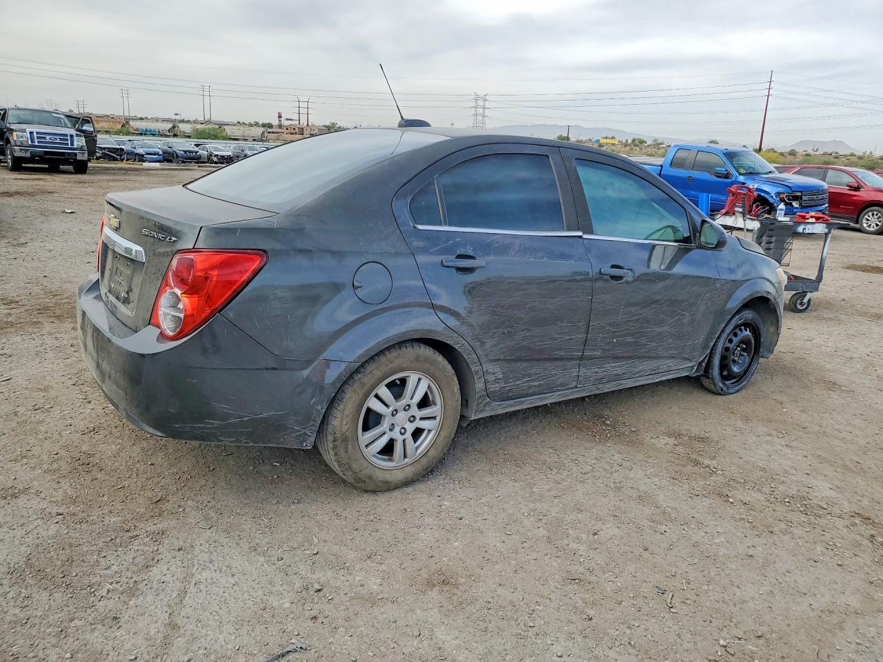 2016 Chevrolet Sonic Lt - Image 3