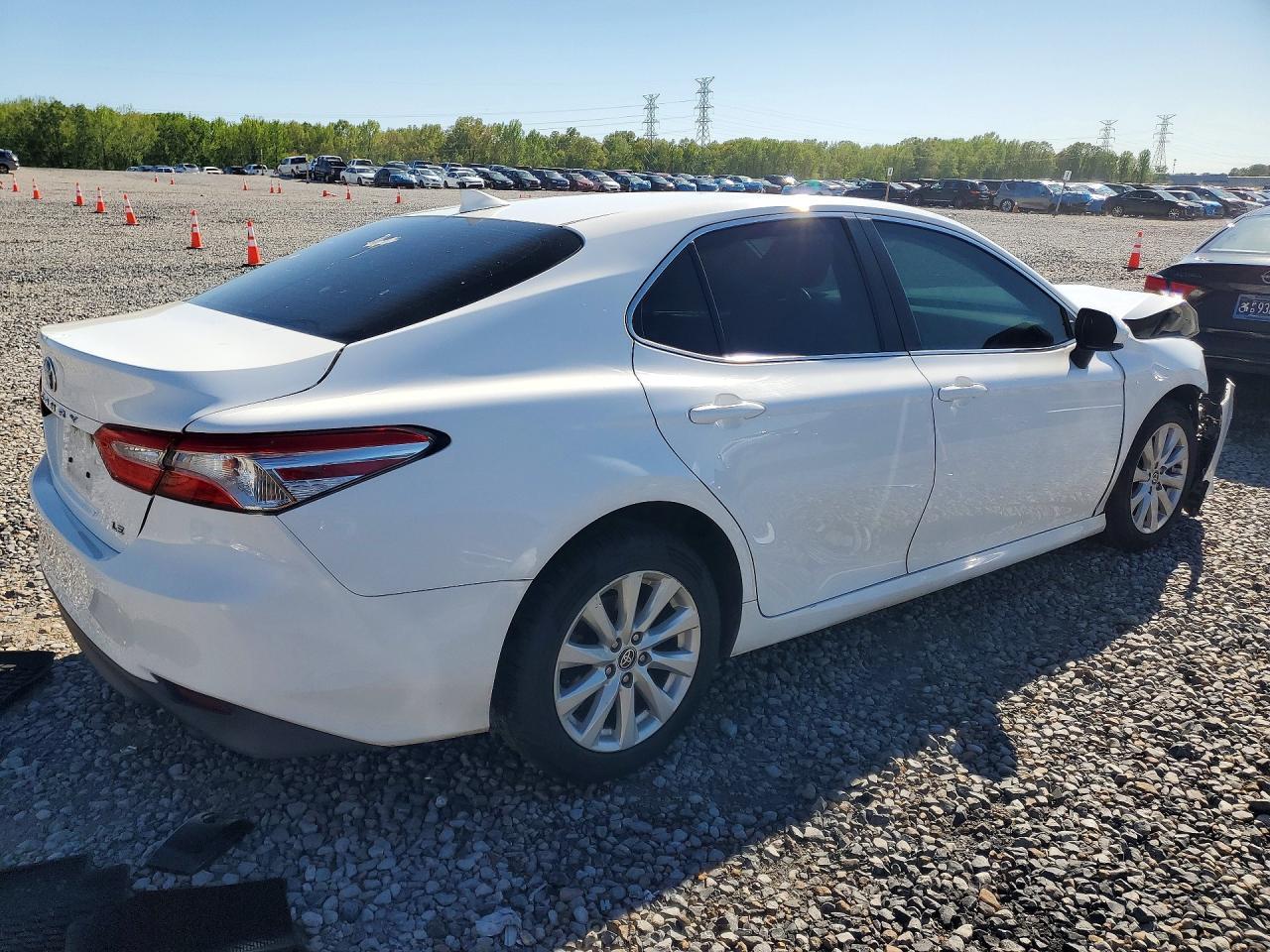 2020 Toyota Camry Le - Image 3
