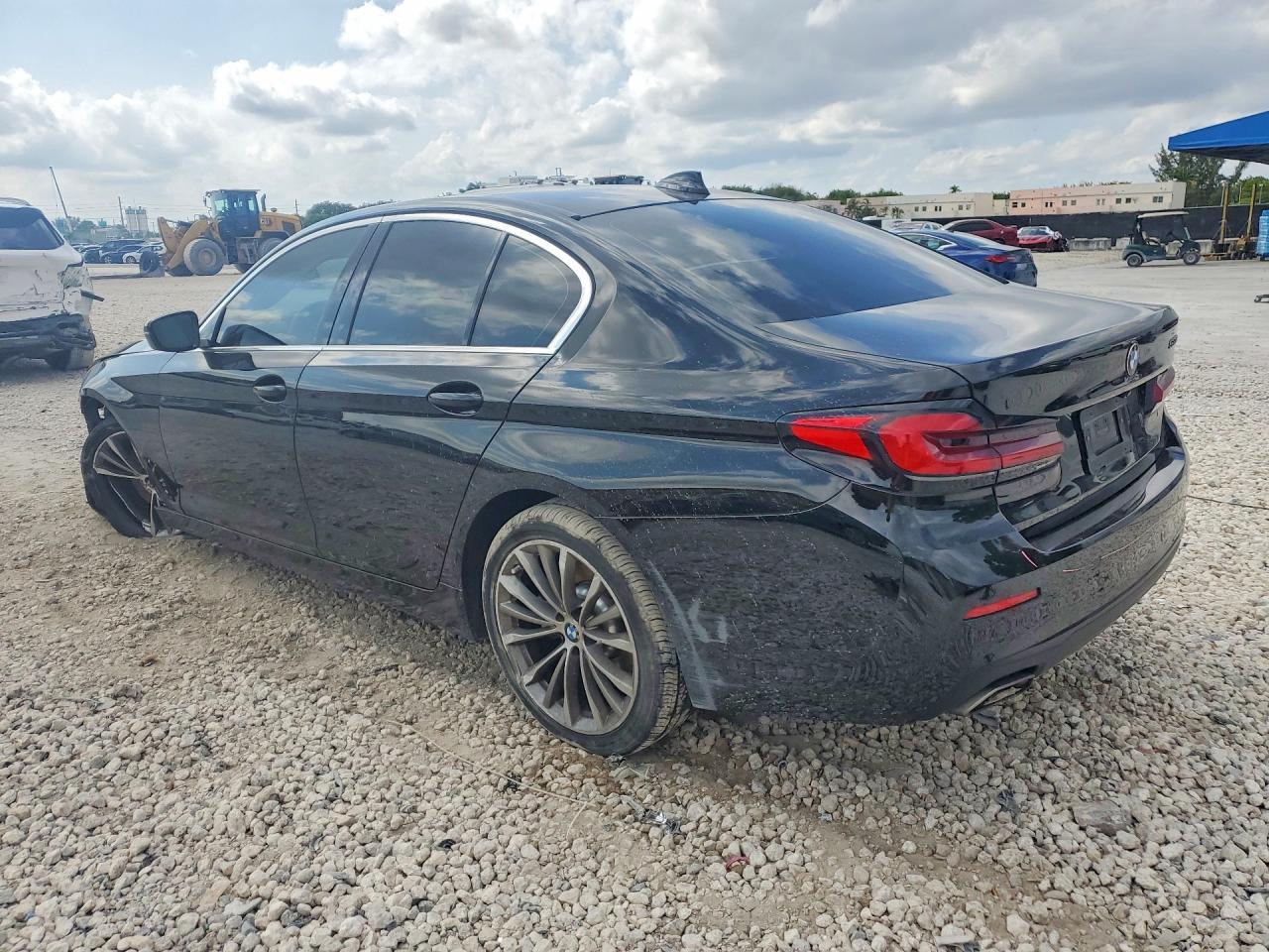 2021 BMW 530 I - Фото 2