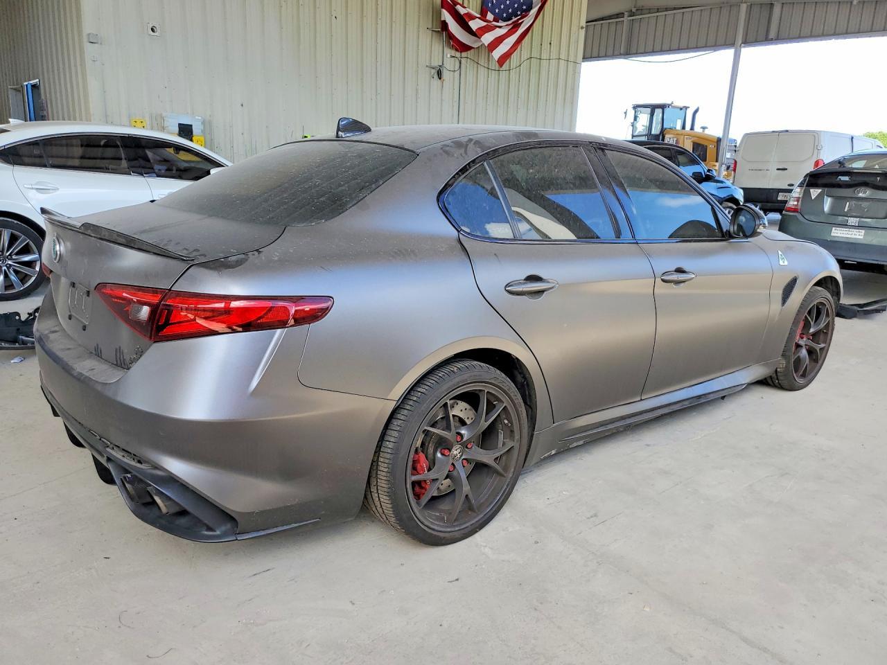2019 Alfa Romeo Giulia Quadrifoglio - Image 3