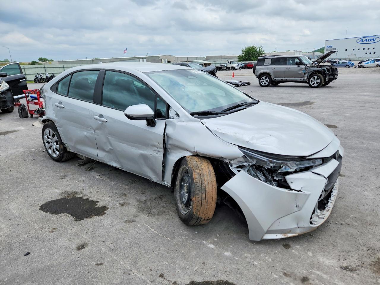 2023 Toyota Corolla Le - Image 4
