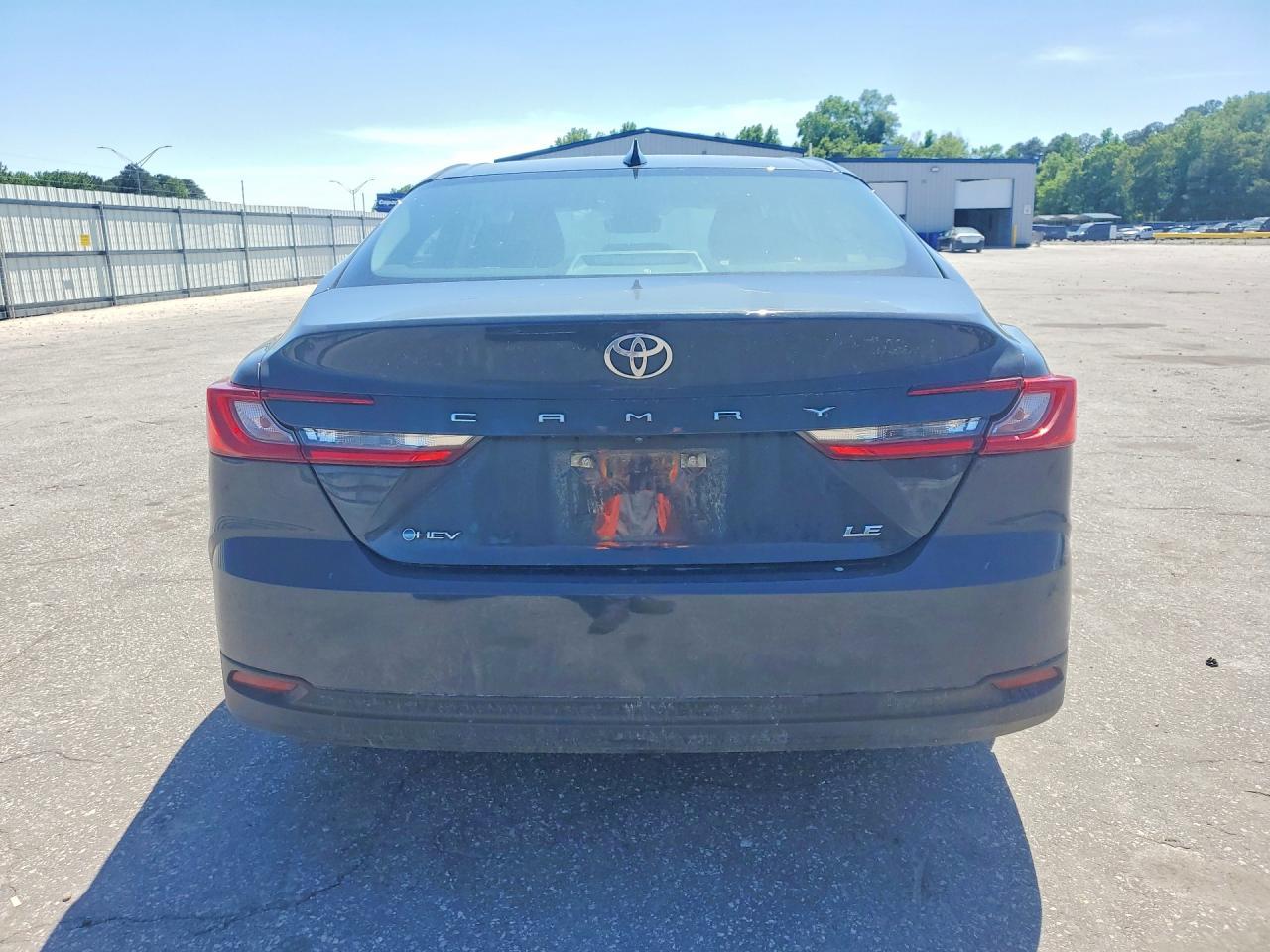 2025 Toyota Camry Le - Фото 6