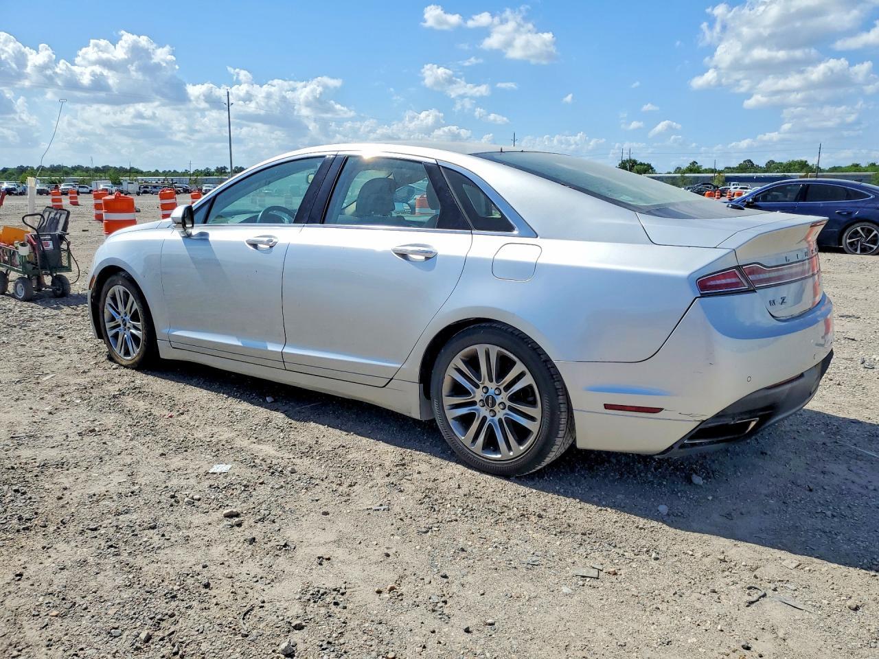 2013 Lincoln Mkz - Image 2