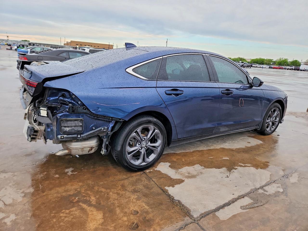 2024 Honda Accord Hybrid Exl - Image 3
