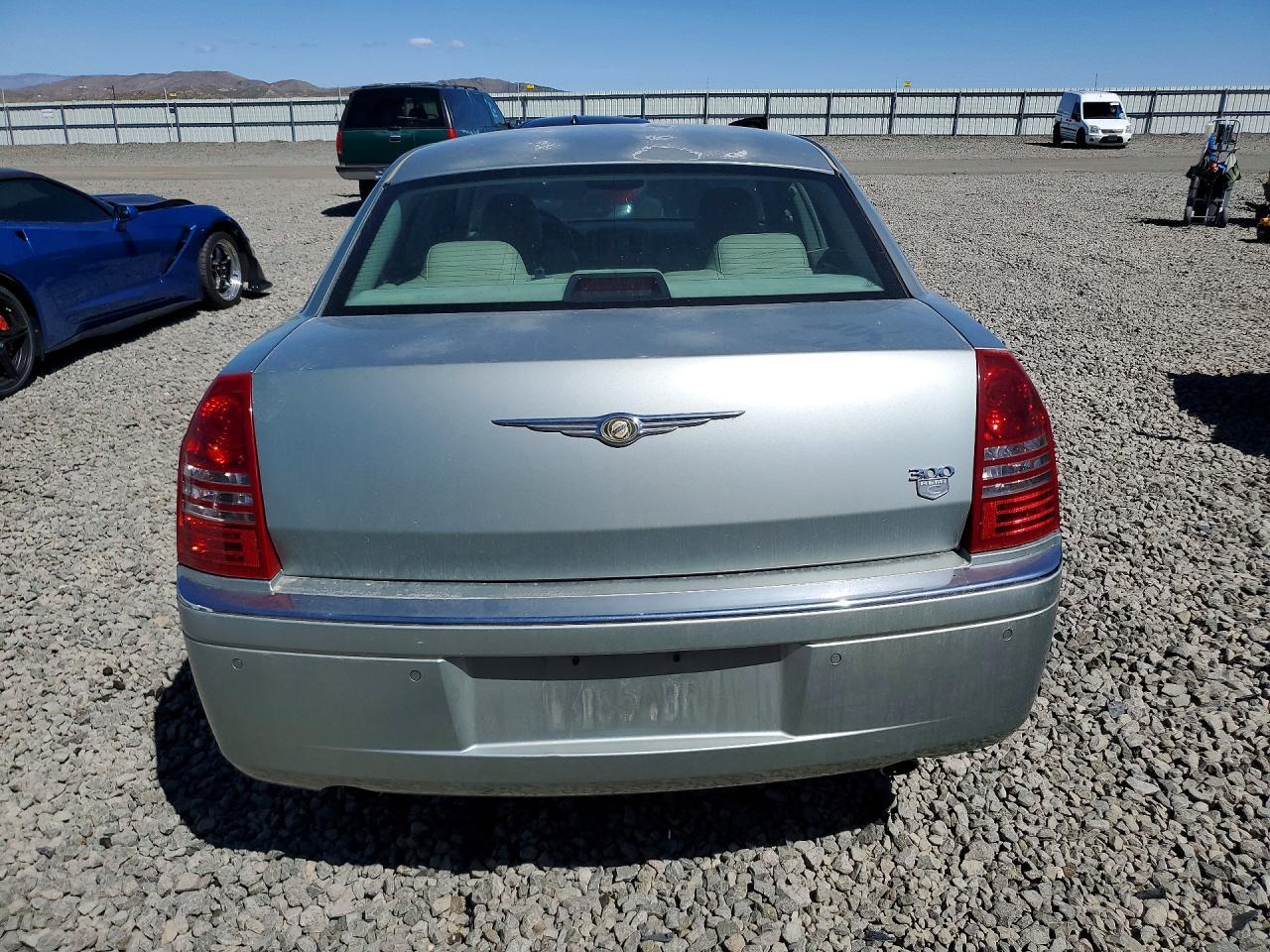2006 Chrysler 300C - Image 6