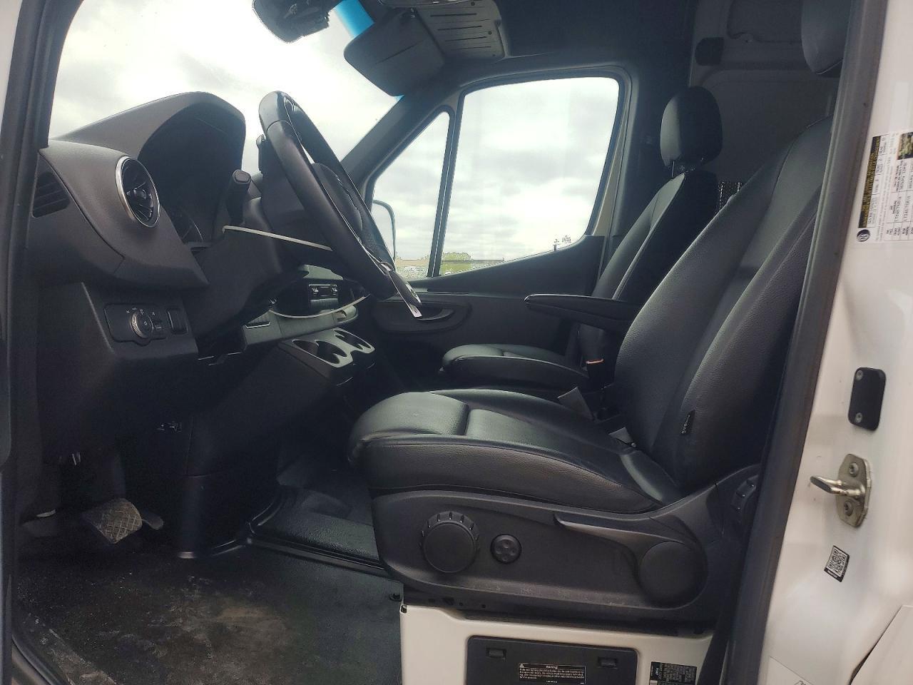 2023 Mercedes Benz Sprinter 2500 Delivery Van - Image 7