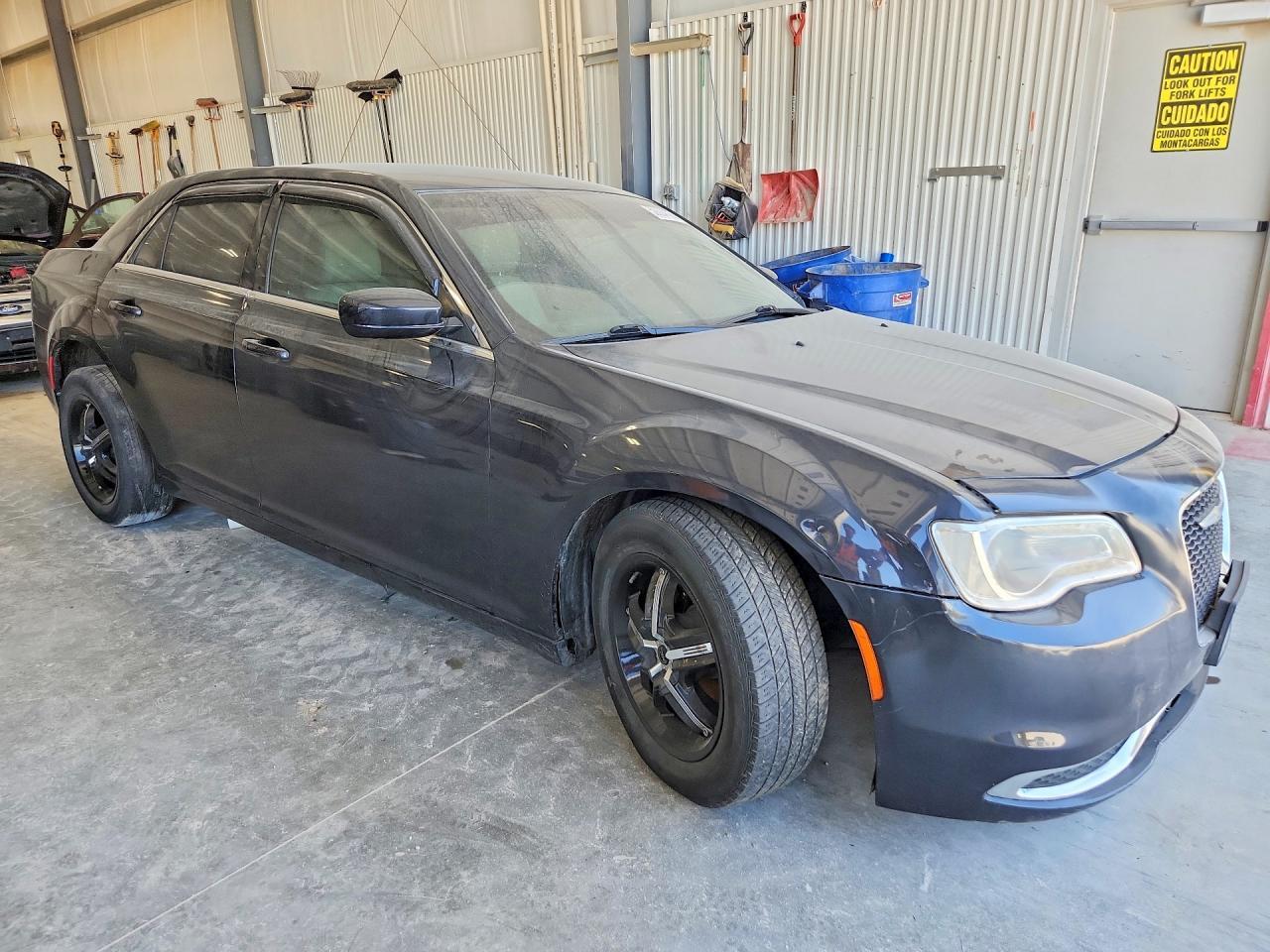 2015 Chrysler 300 Limited - Image 4