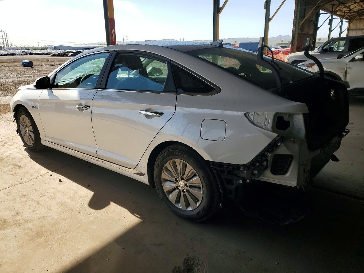 2016 Hyundai Sonata Hybrid Se - Image 2