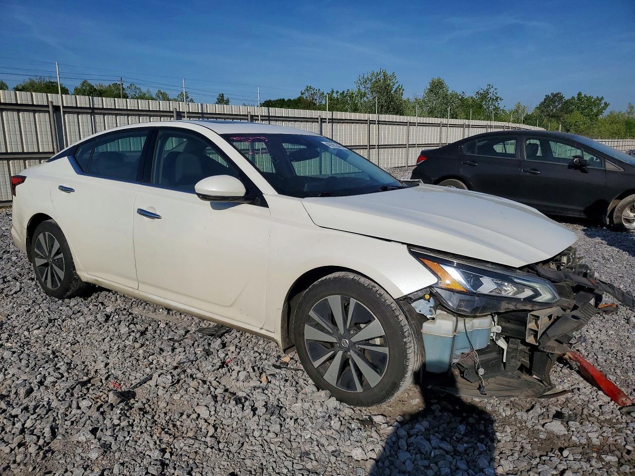 2019 Nissan Altima Sv - Image 4