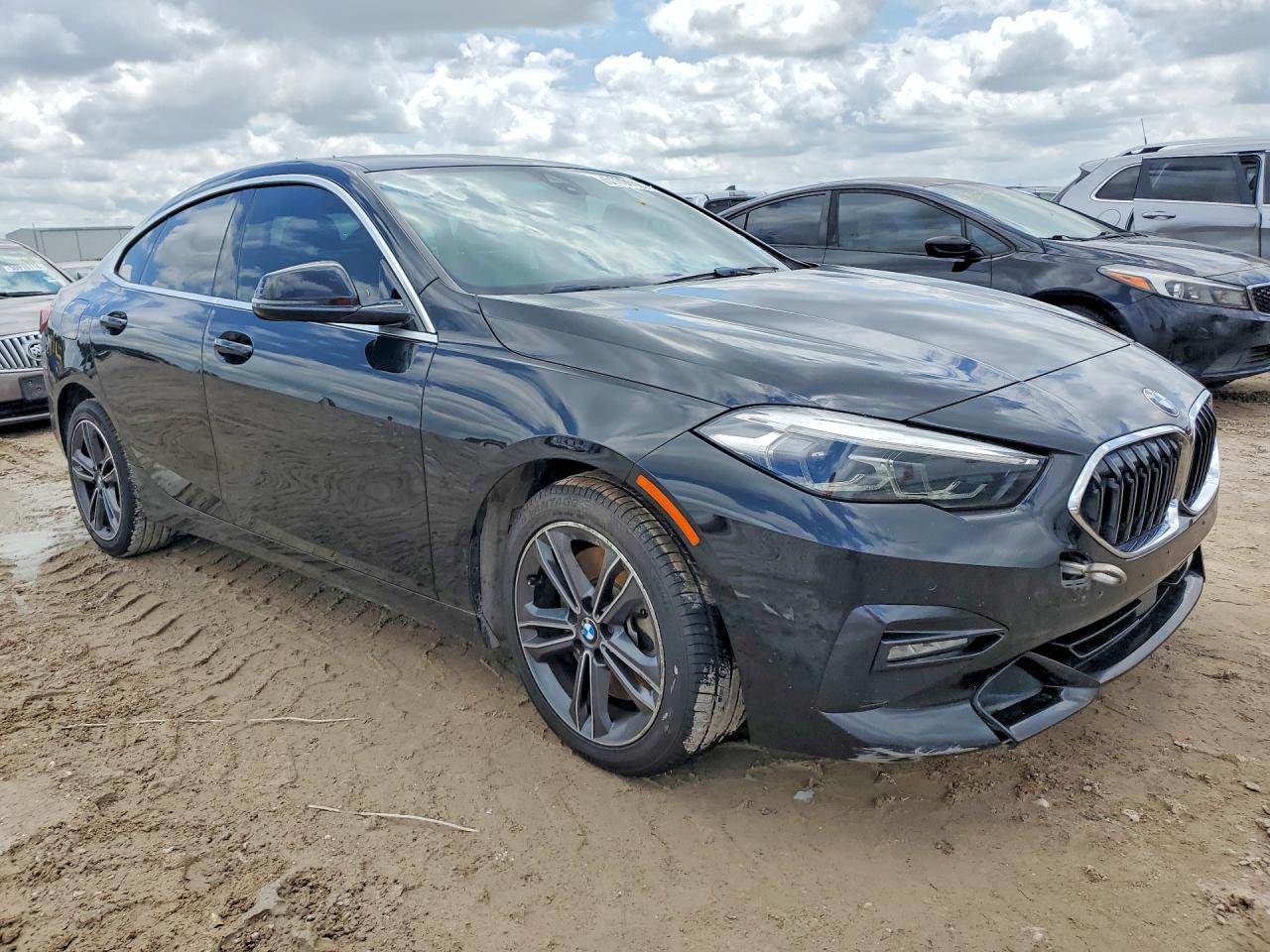 2021 BMW 228Xi - Фото 4
