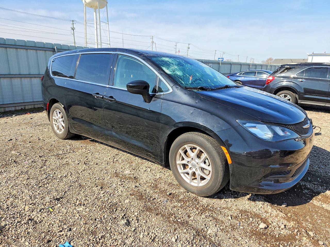 2022 Chrysler Voyager Lx - Фото 4