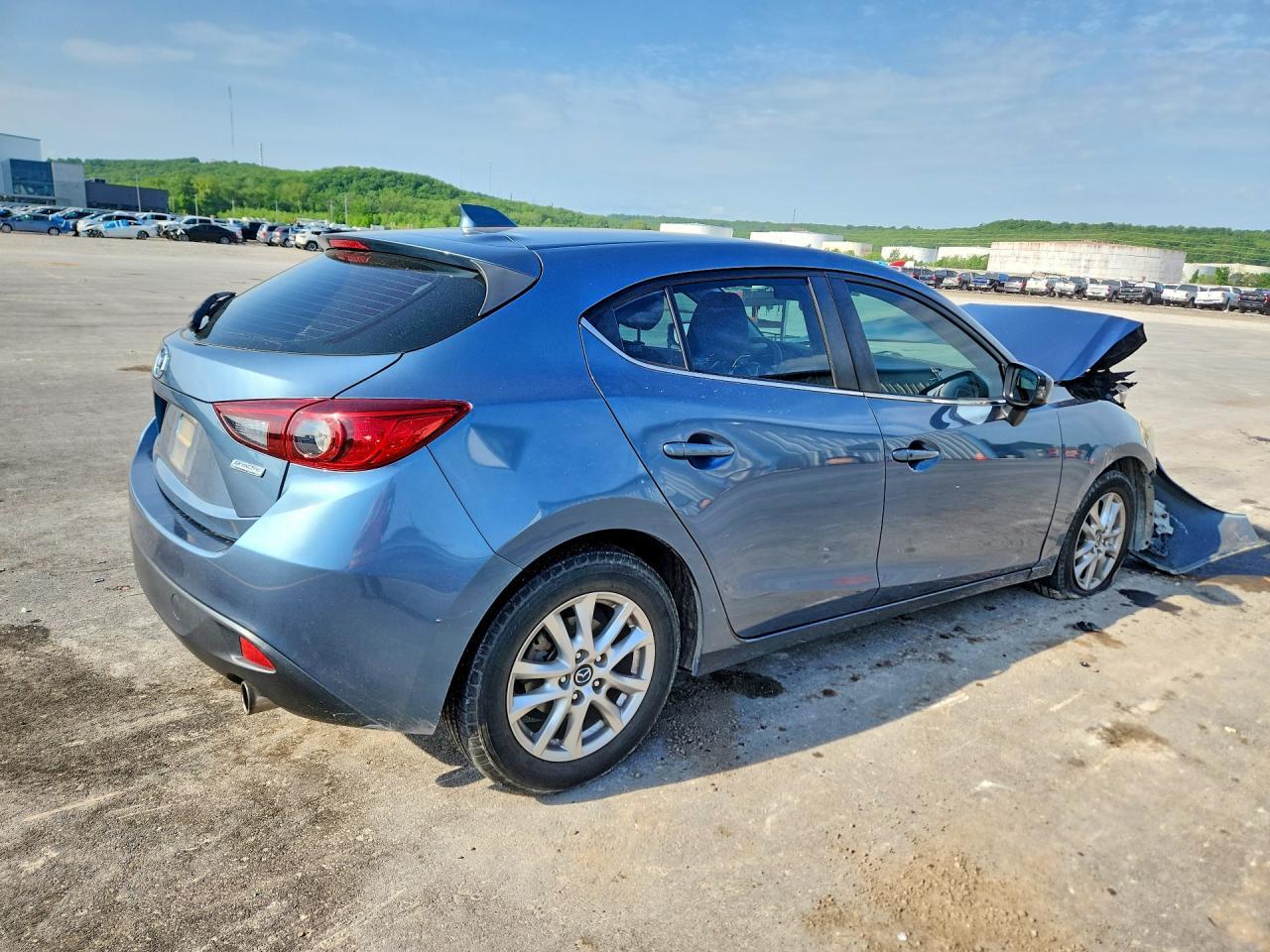 2015 Mazda 3 Grand Touring - Image 3