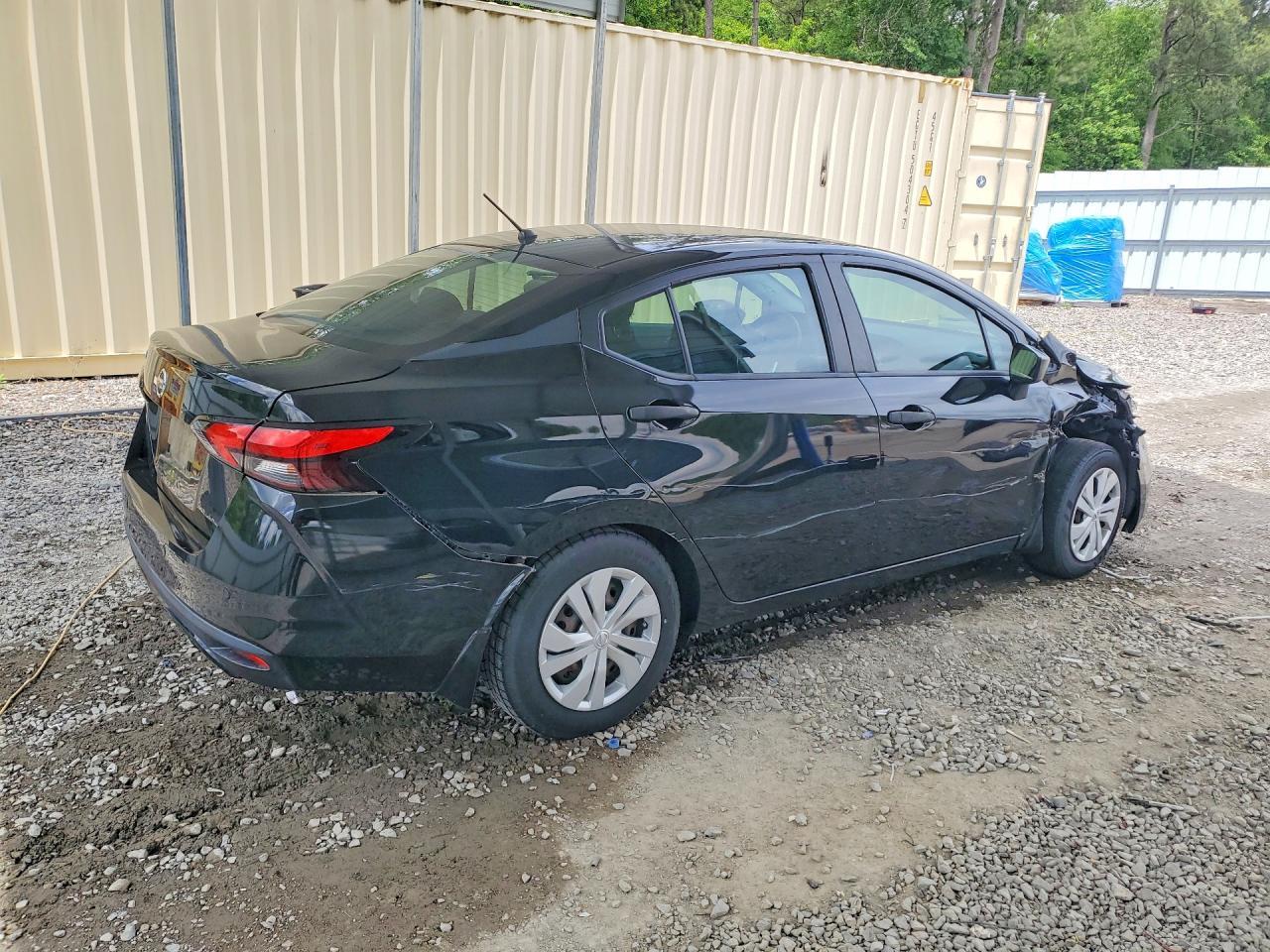 2020 Nissan Versa S - Фото 3
