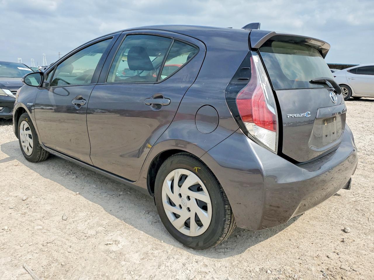 2015 Toyota Prius C - Image 2