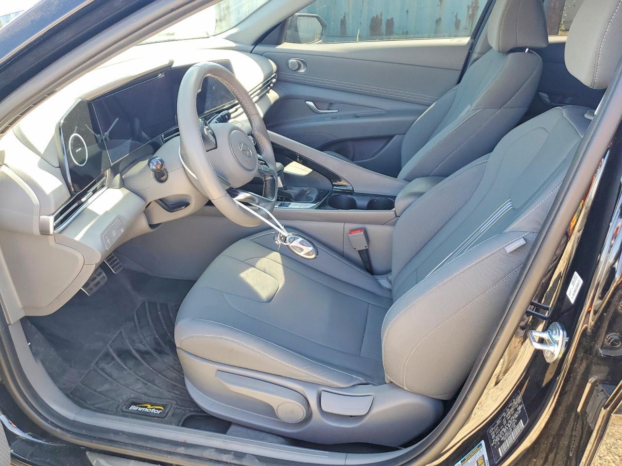 2025 Hyundai Elantra Hybrid Sel Sport - Image 7
