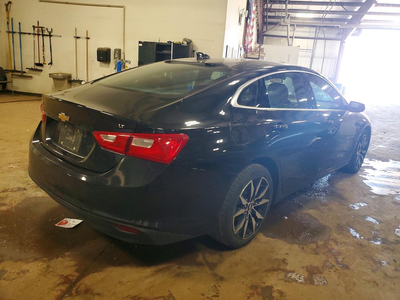 2017 Chevrolet Malibu Lt - Image 3