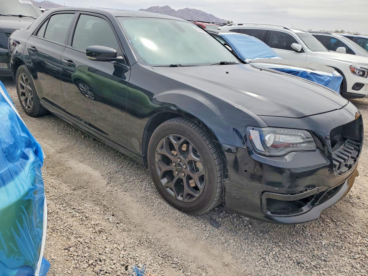 2017 Chrysler 300 S - Фото 4