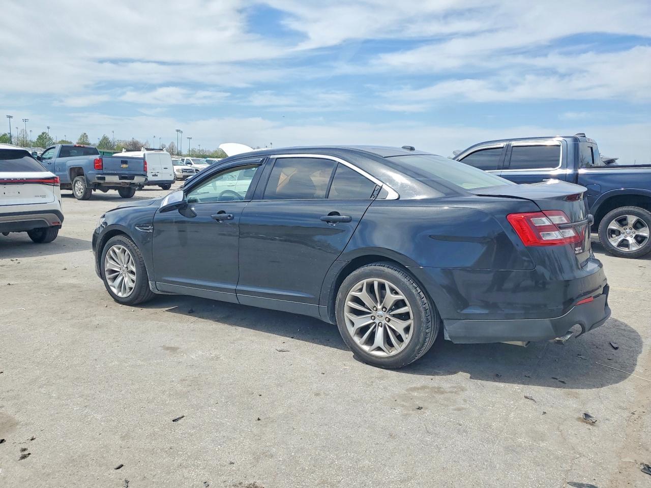 2014 Ford Taurus Limited - Фото 2
