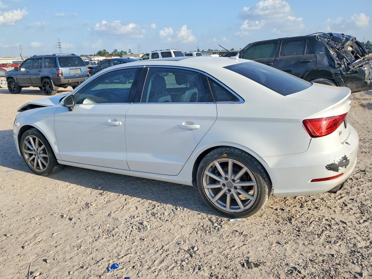 2015 Audi A3 Premium Plus - Фото 2