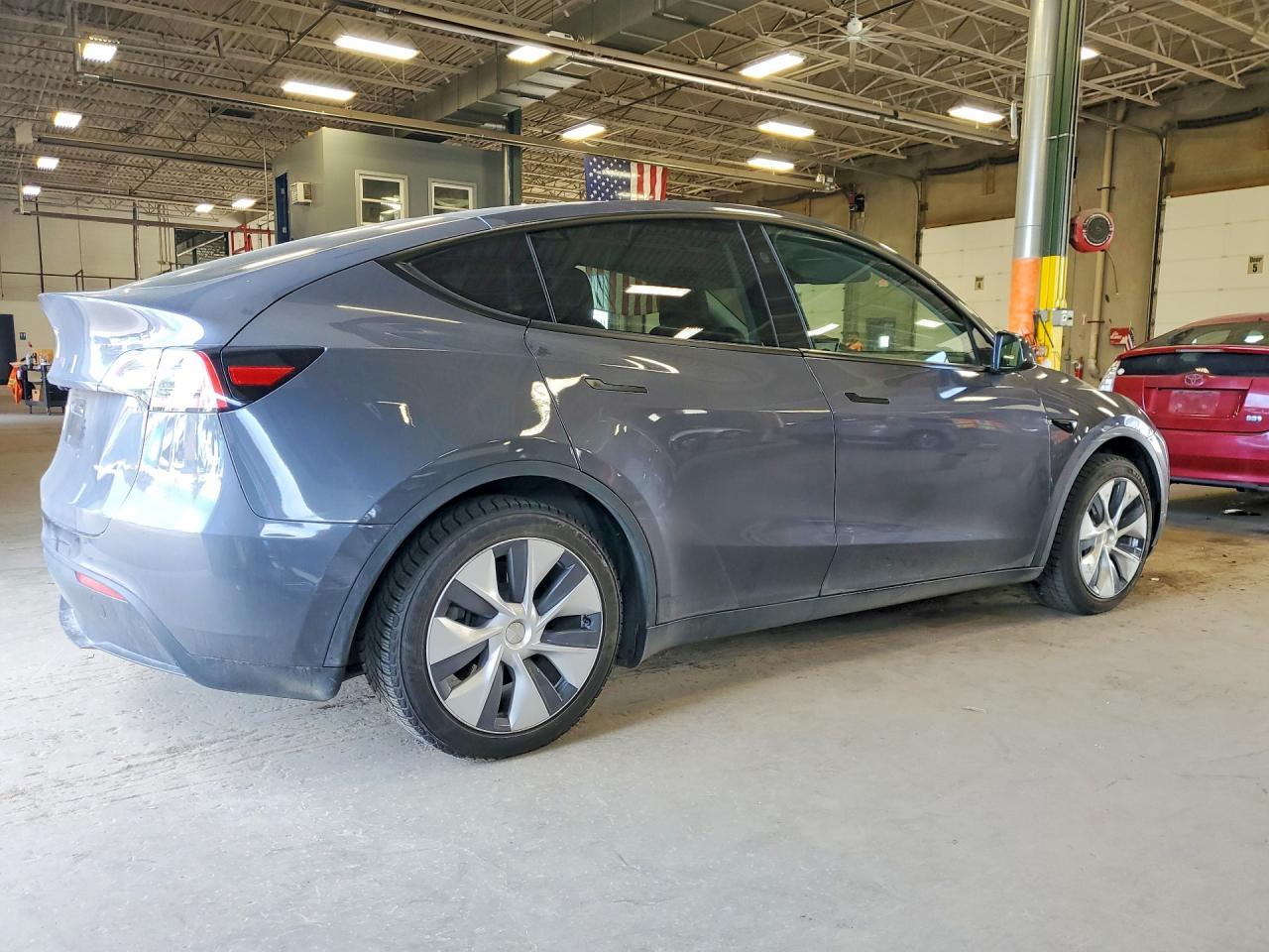 2023 Tesla Model Y - Фото 3