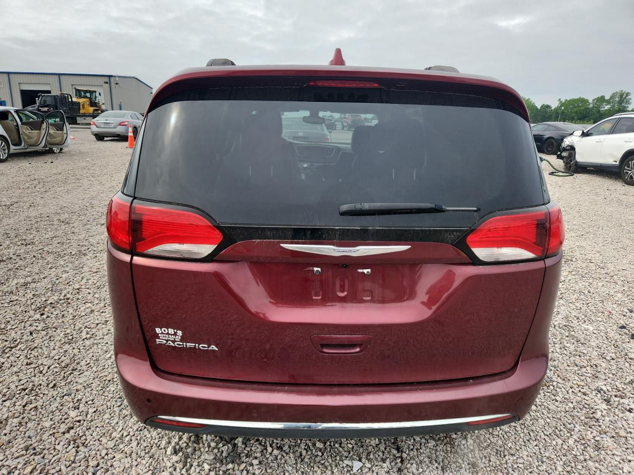 2017 Chrysler Pacifica Touring L - Фото 6