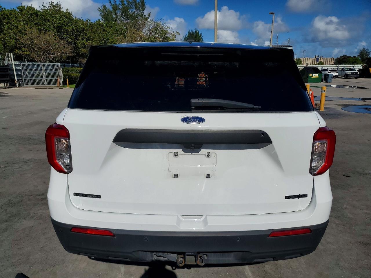 2021 Ford Explorer - Image 6
